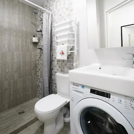 Myfreedom поруч із метро чернігівська Apartamento Kiev